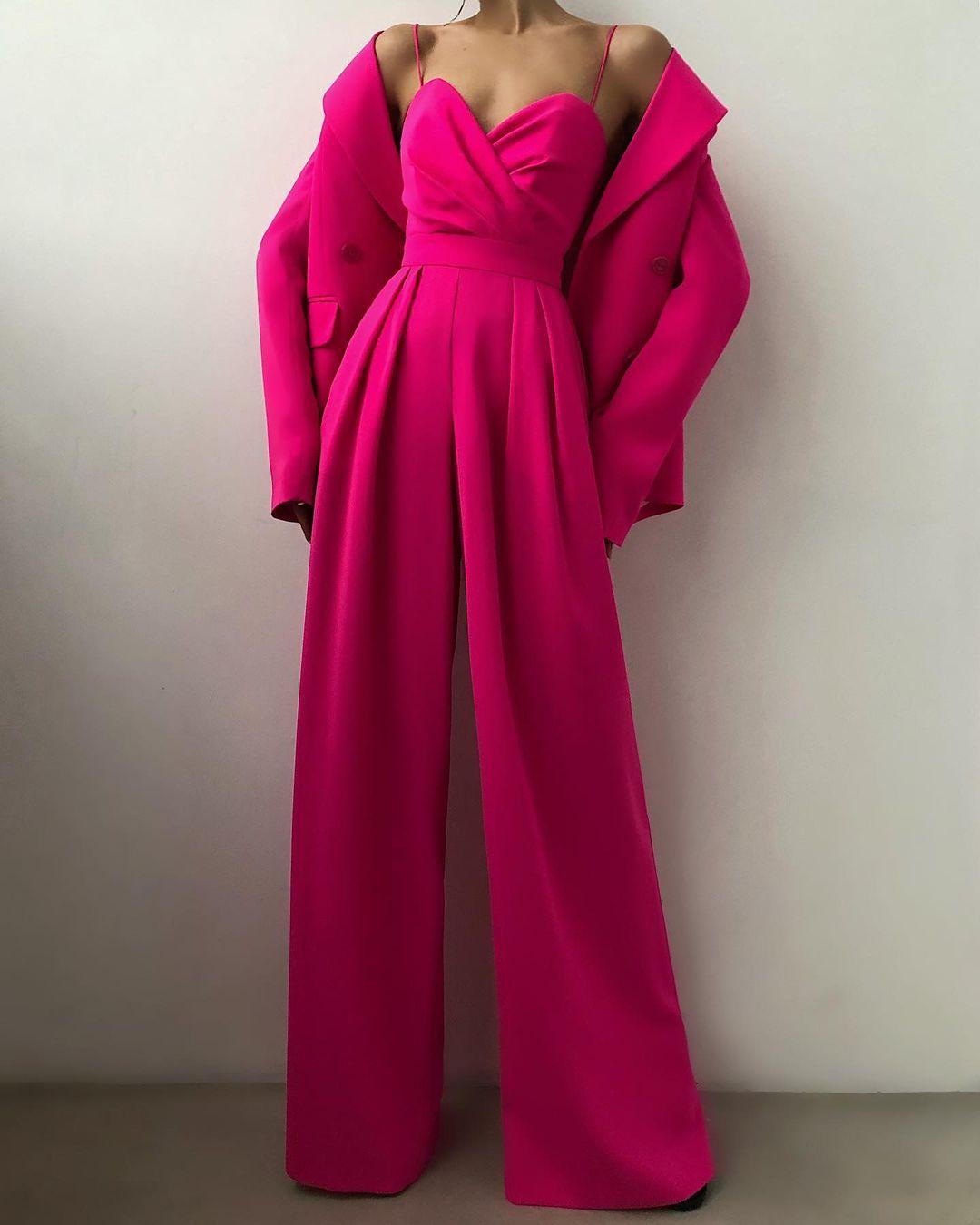 Women's Black High-Waist Spaghetti Strap Jumpsuit – Elegant and Comfortable for Any Occasion 11