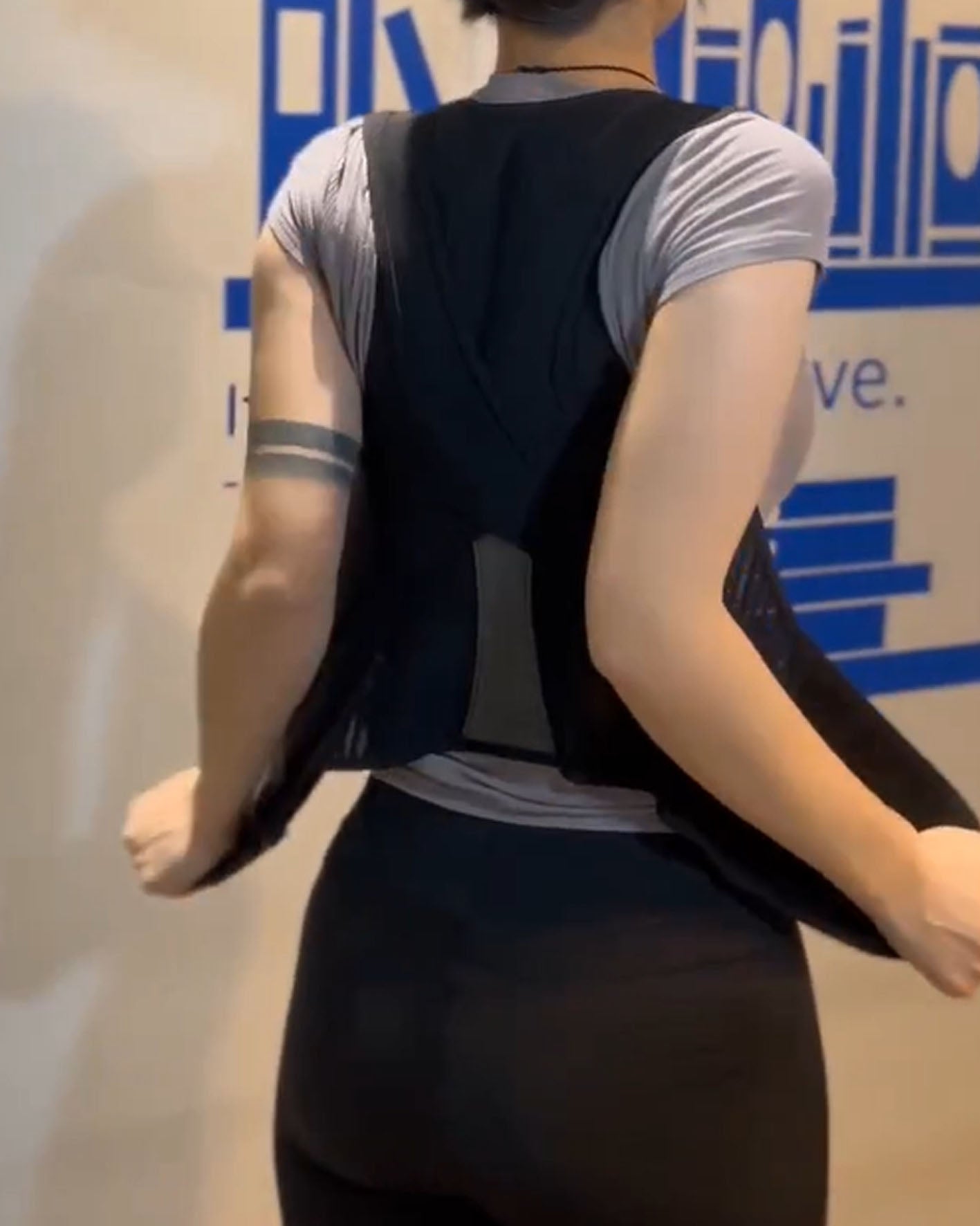 Posture Corrector - Adjustable, Breathable Design for Back Pain Relief - Shapshe®-5