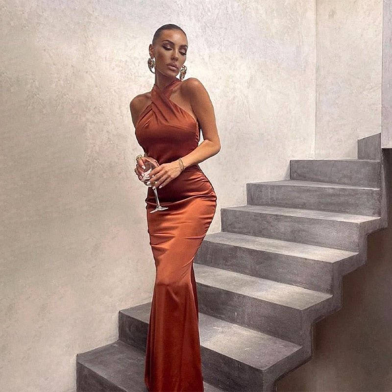 Women’s Evening Gown - Halter Neck - Floor Length - Satin Finish - Elegant Fit 6