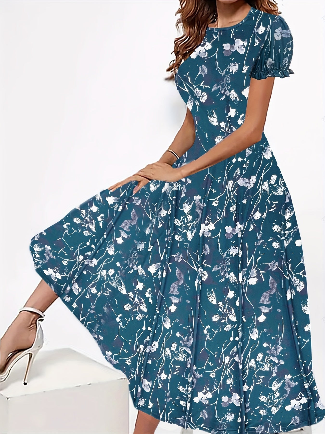 Women’s Maxi Dress - Floral Pattern - A-Line Fit - Short Sleeve - Round Neckline 2